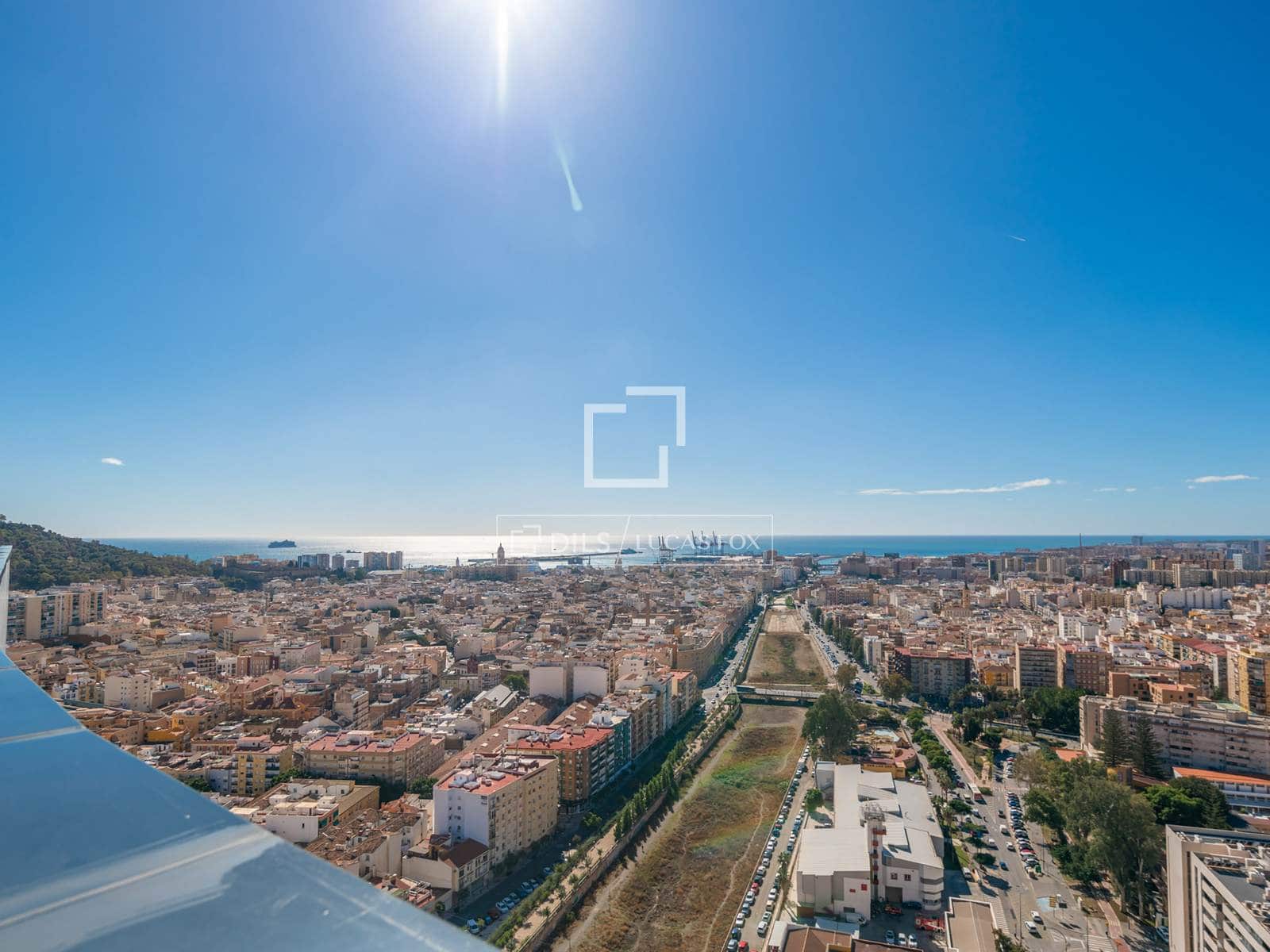2 soveværelse Lejlighed til salg i Malaga by med swimmingpool garage - € 495.000 (Ref: 9913693)