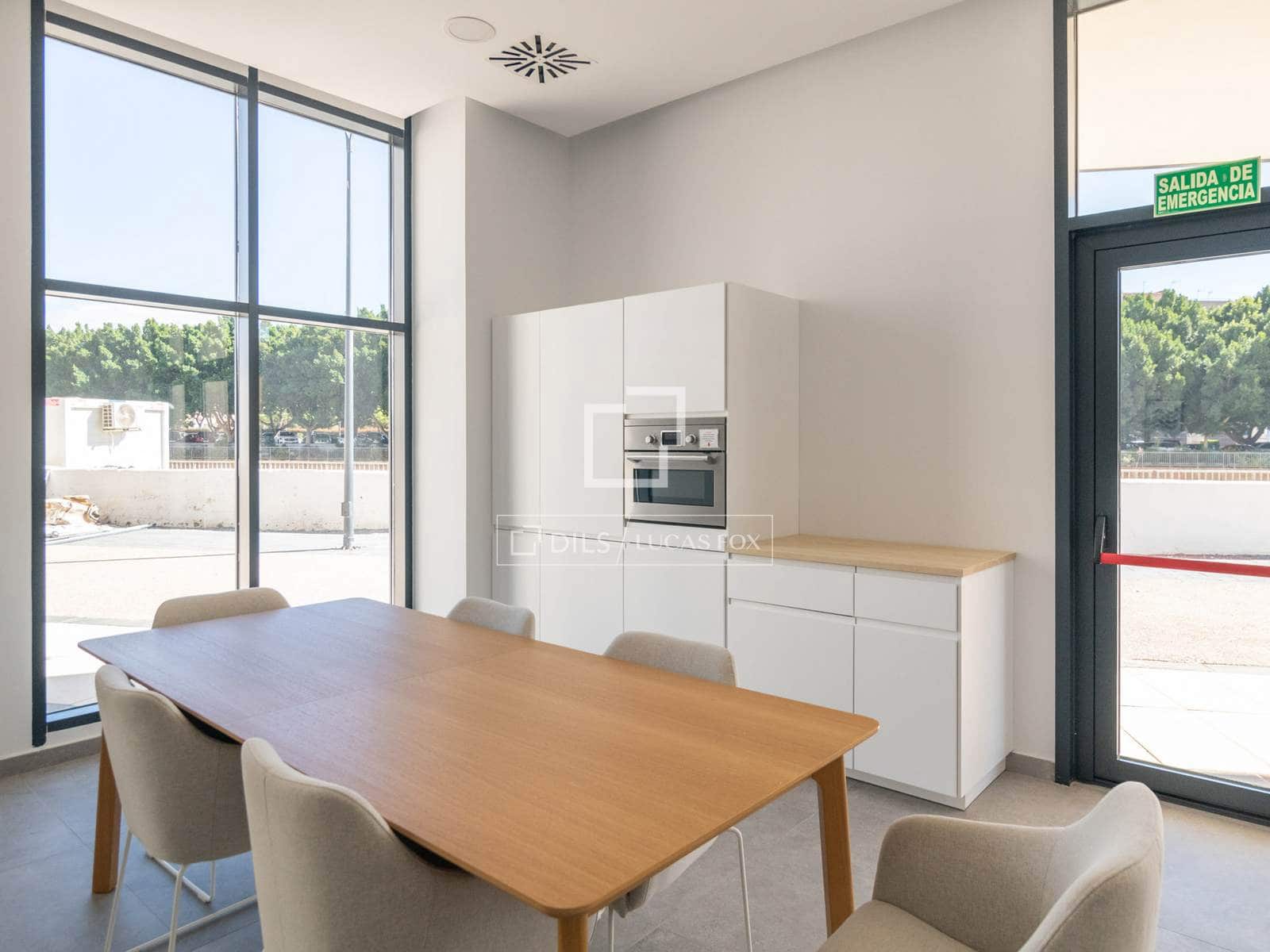 2 soveværelse Lejlighed til salg i Malaga by med swimmingpool garage - € 495.000 (Ref: 9913693)