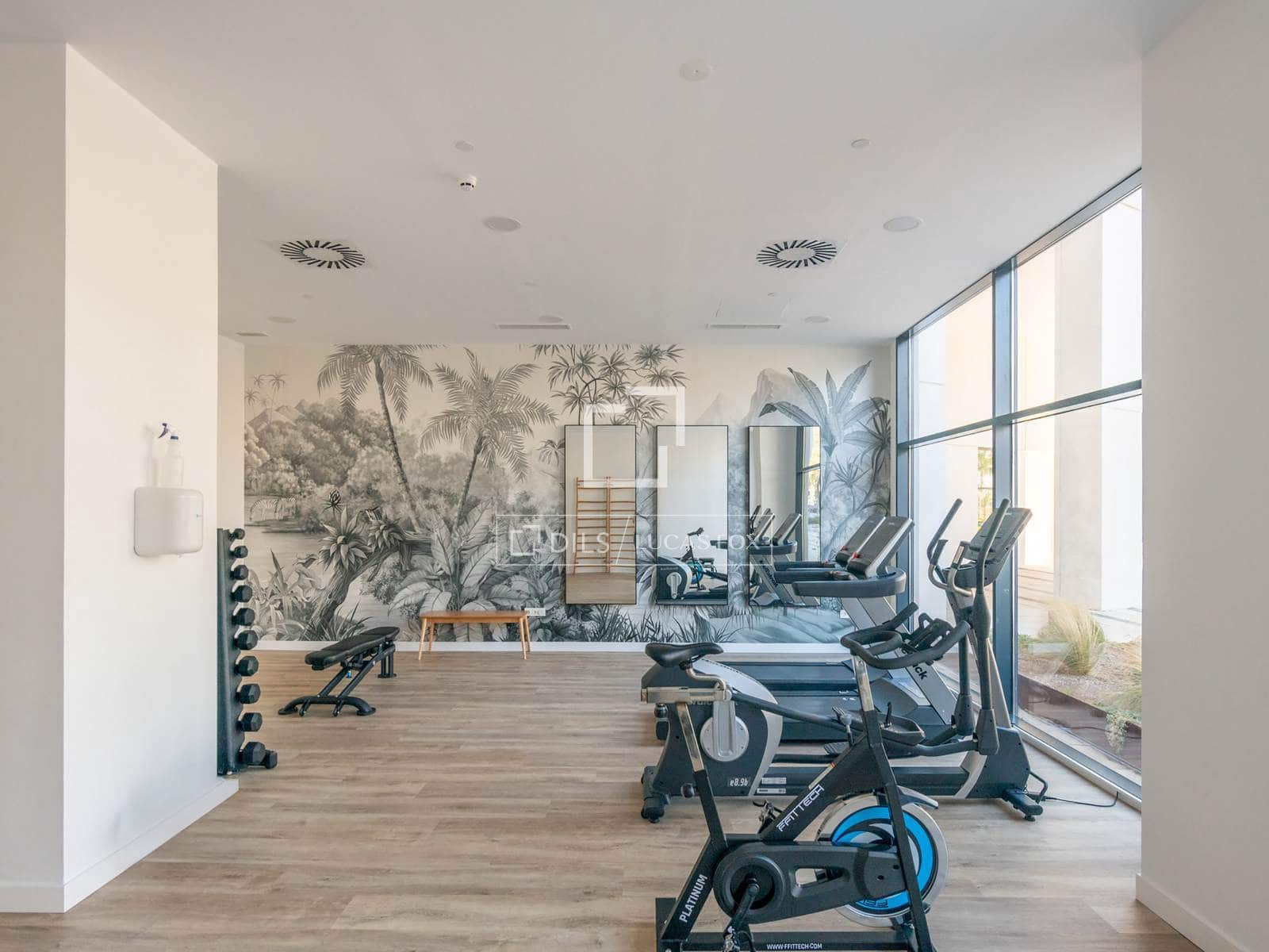 2 soveværelse Lejlighed til salg i Malaga by med swimmingpool garage - € 495.000 (Ref: 9913693)