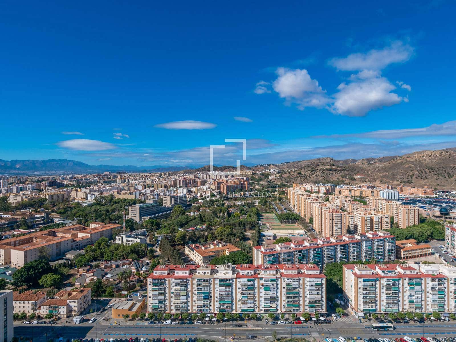2 soveværelse Lejlighed til salg i Malaga by med swimmingpool garage - € 495.000 (Ref: 9913693)