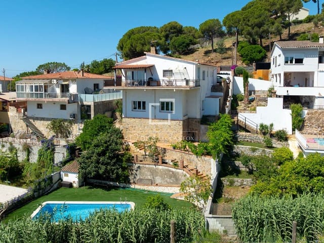 4 chambre Villa/Maison à vendre à Cabrils avec piscine garage - 745 000 € (Ref: 9914557)