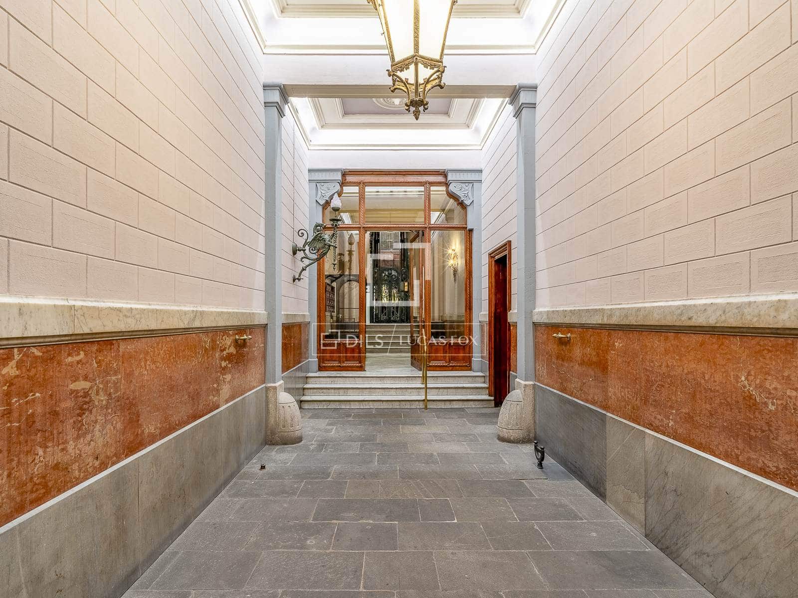 3 soveværelse Lejlighed til salg i Barcelona by - € 1.260.000 (Ref: 9914558)