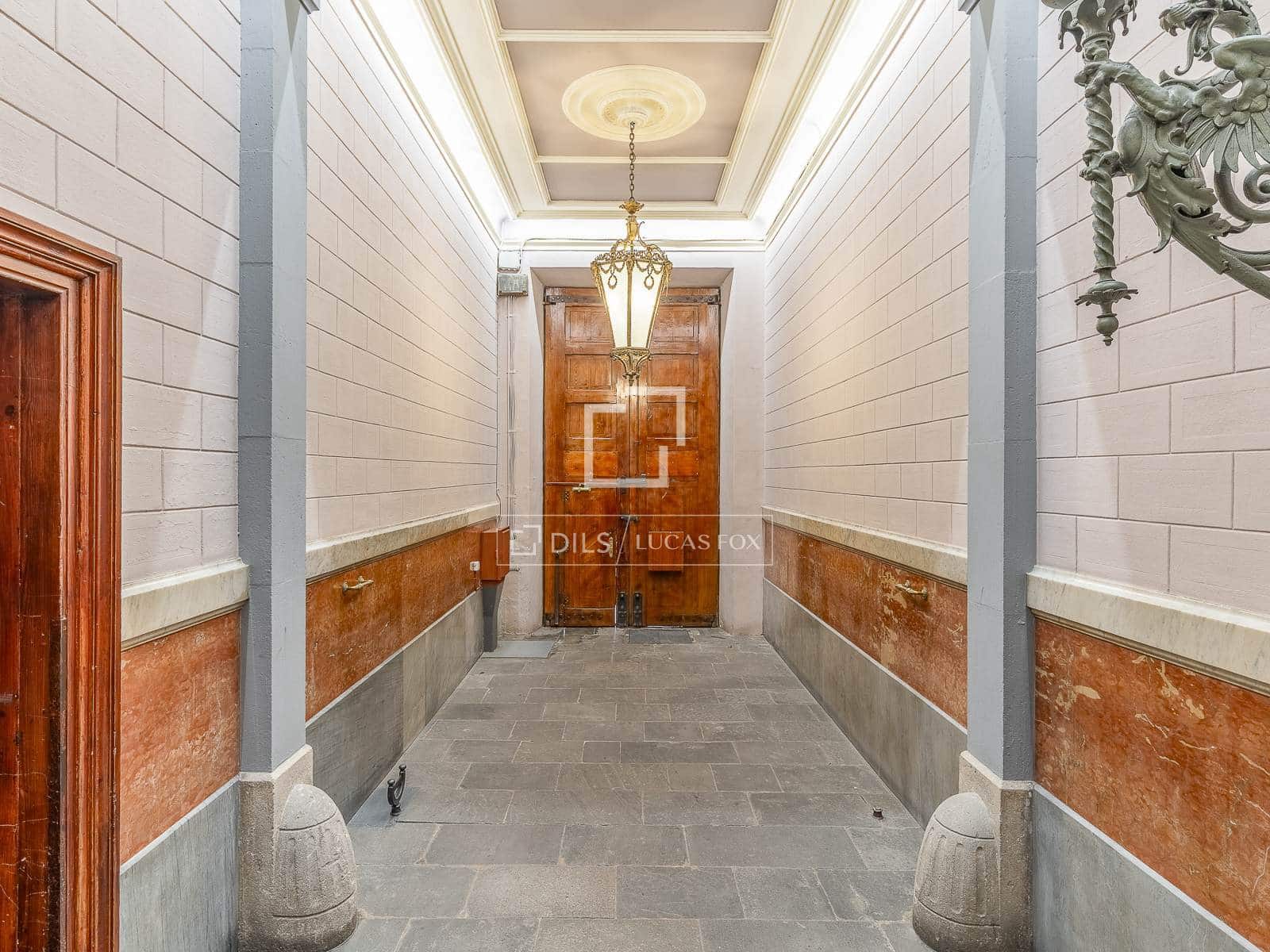 3 soveværelse Lejlighed til salg i Barcelona by - € 1.260.000 (Ref: 9914558)