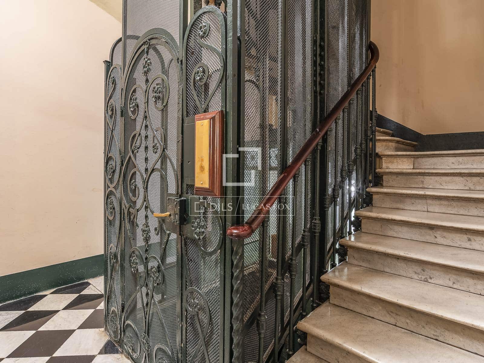 3 soveværelse Lejlighed til salg i Barcelona by - € 1.260.000 (Ref: 9914558)
