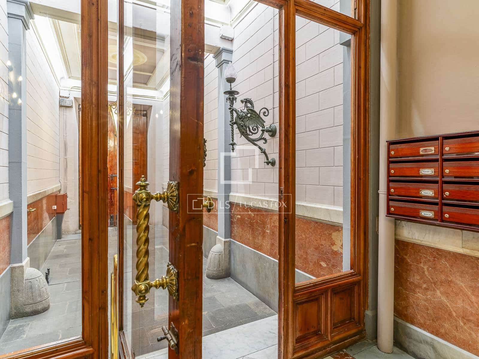 3 soveværelse Lejlighed til salg i Barcelona by - € 1.260.000 (Ref: 9914558)