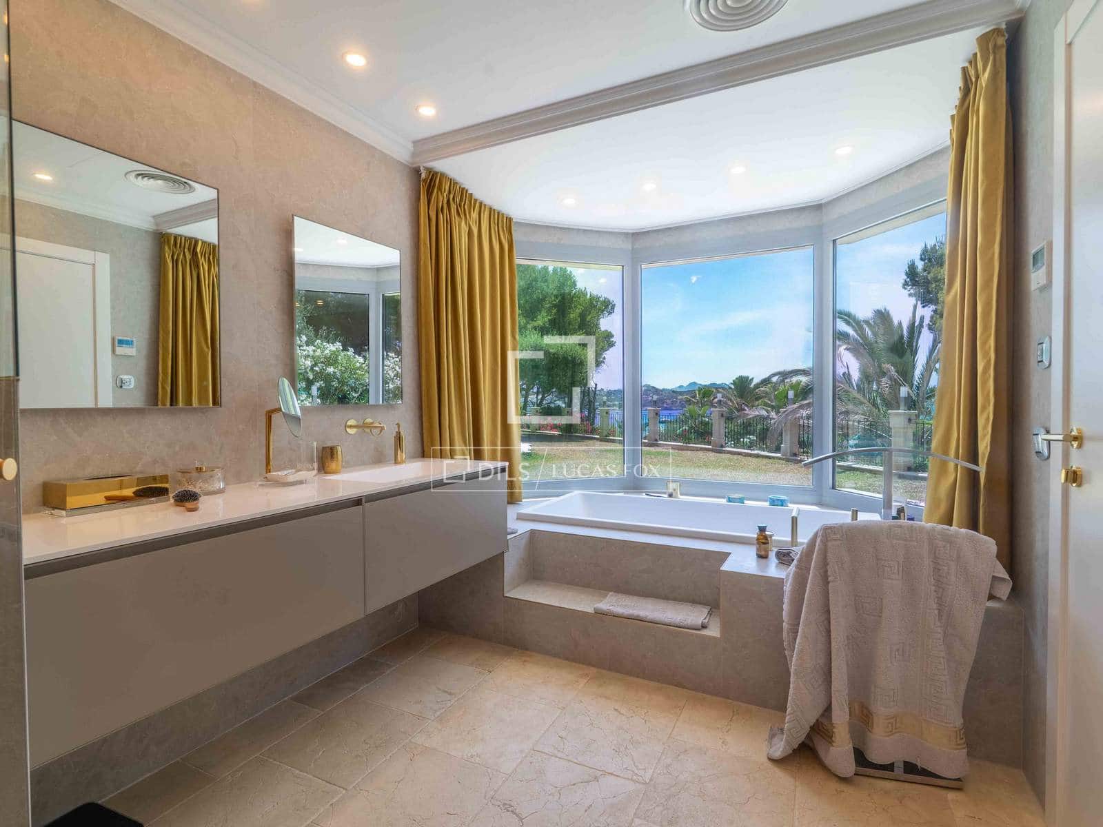 7 chambre Villa/Maison à vendre à Costa de la Calma avec garage - 6 950 000 € (Ref: 9914799)