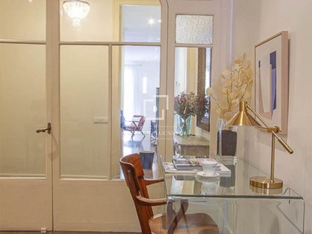2 bedroom Apartment for sale in Barcelona city - € 615,000 (Ref: 9914916)