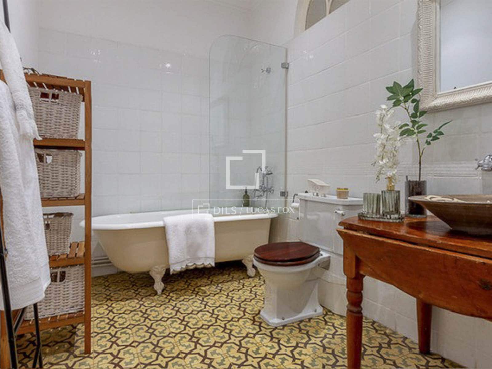 2 bedroom Apartment for sale in Barcelona city - € 615,000 (Ref: 9914916)