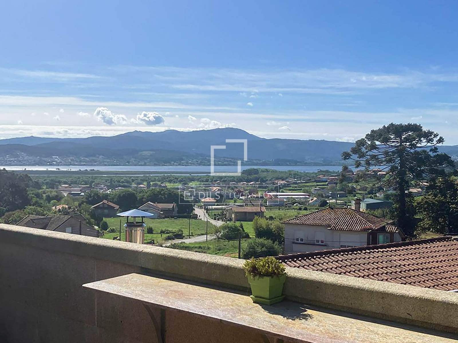 1 bedroom Villa for sale in A Guarda with garage - € 295,000 (Ref: 9914917)