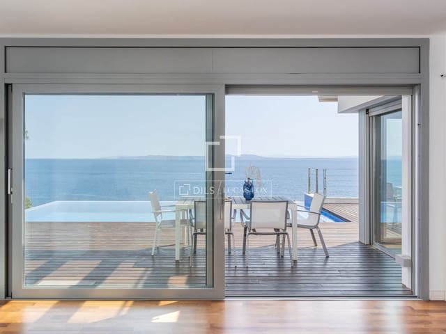 Chalet de 4 habitaciones en Roses en venta con piscina garaje - 1.850.000 € (Ref: 9914975)