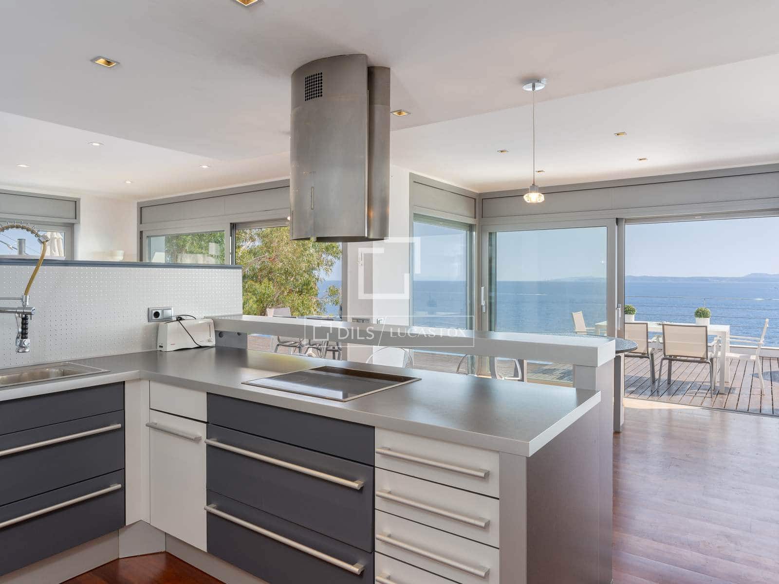 Chalet de 4 habitaciones en Roses en venta con piscina garaje - 1.850.000 € (Ref: 9914975)