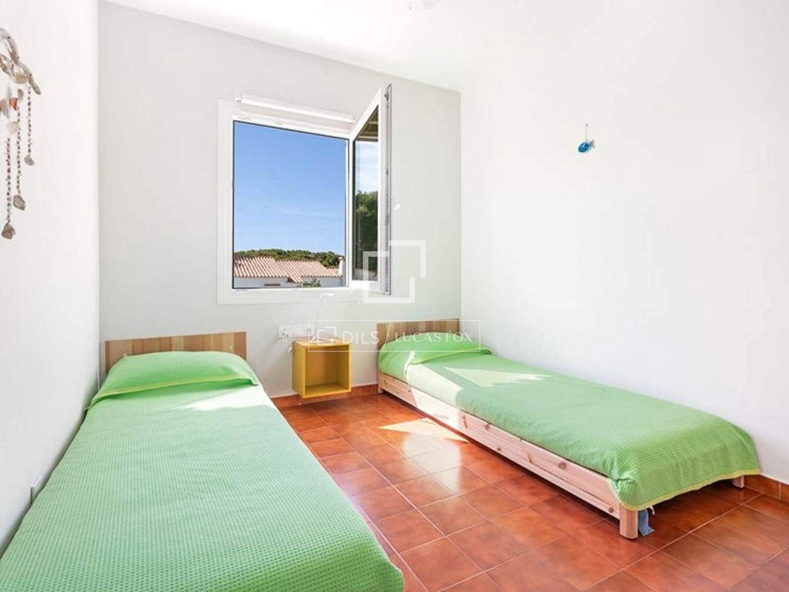 4 quarto Moradia para venda em Es Mercadal com piscina garagem - 935 000 € (Ref: 9914976)