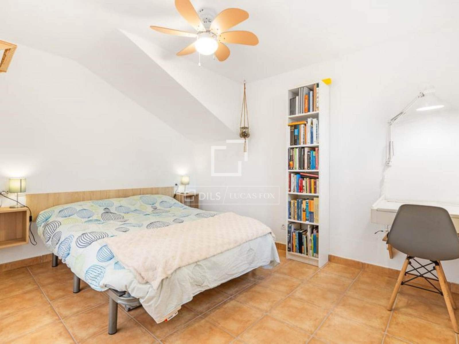 4 quarto Moradia para venda em Es Mercadal com piscina garagem - 935 000 € (Ref: 9914976)