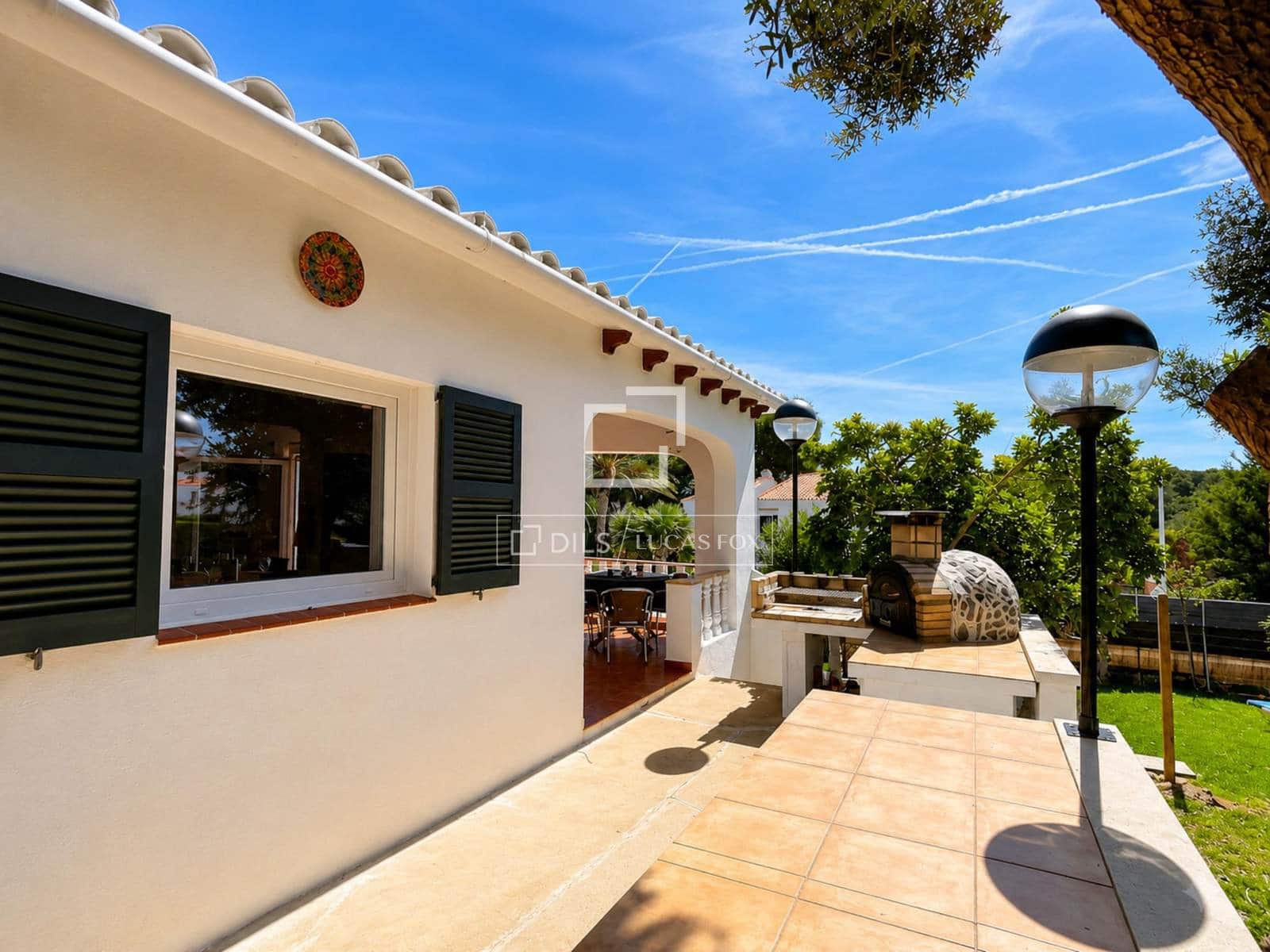 4 bedroom Villa for sale in Es Mercadal with pool garage - € 935,000 (Ref: 9914976)
