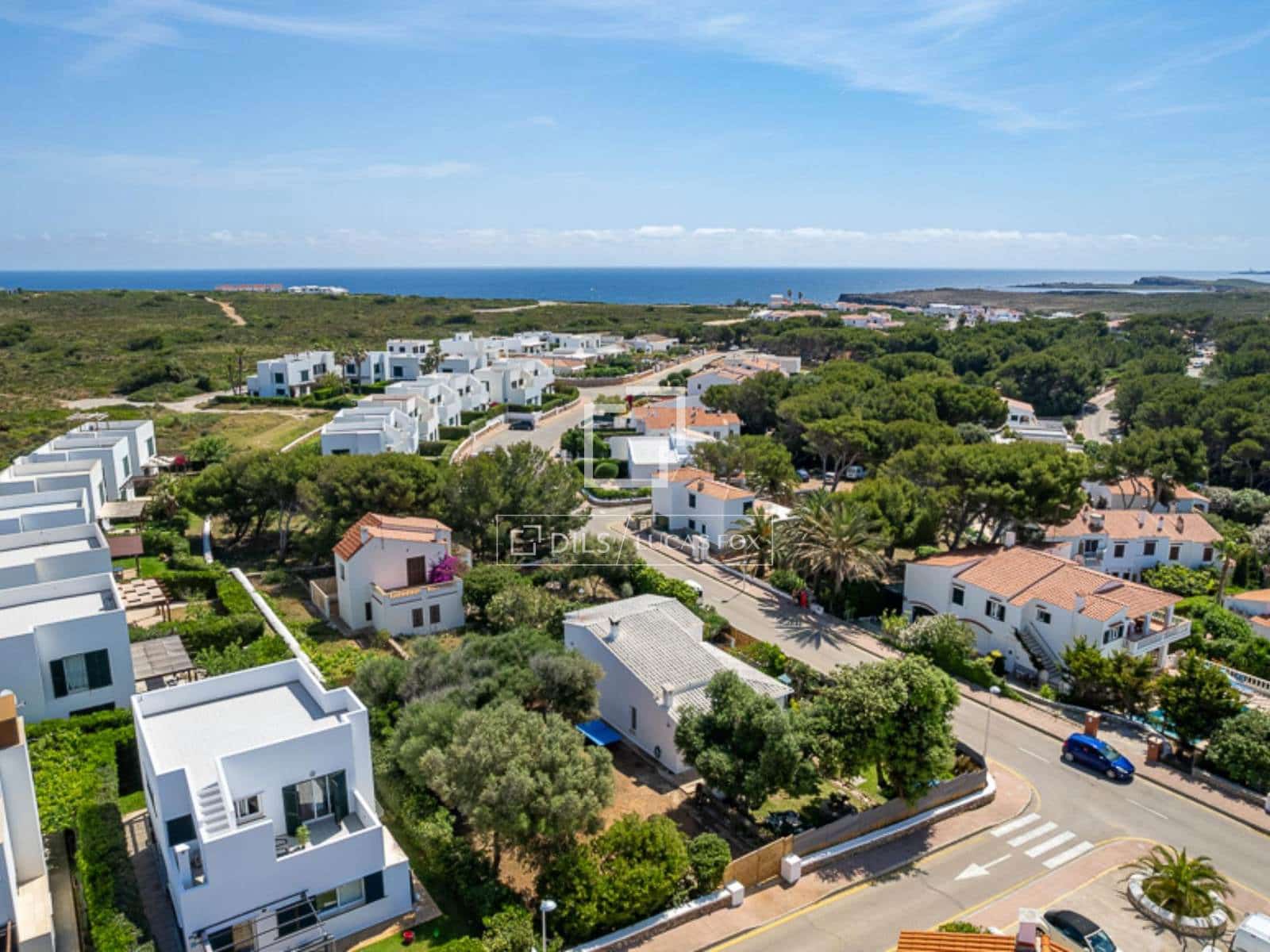 4 bedroom Villa for sale in Es Mercadal with pool garage - € 935,000 (Ref: 9914976)