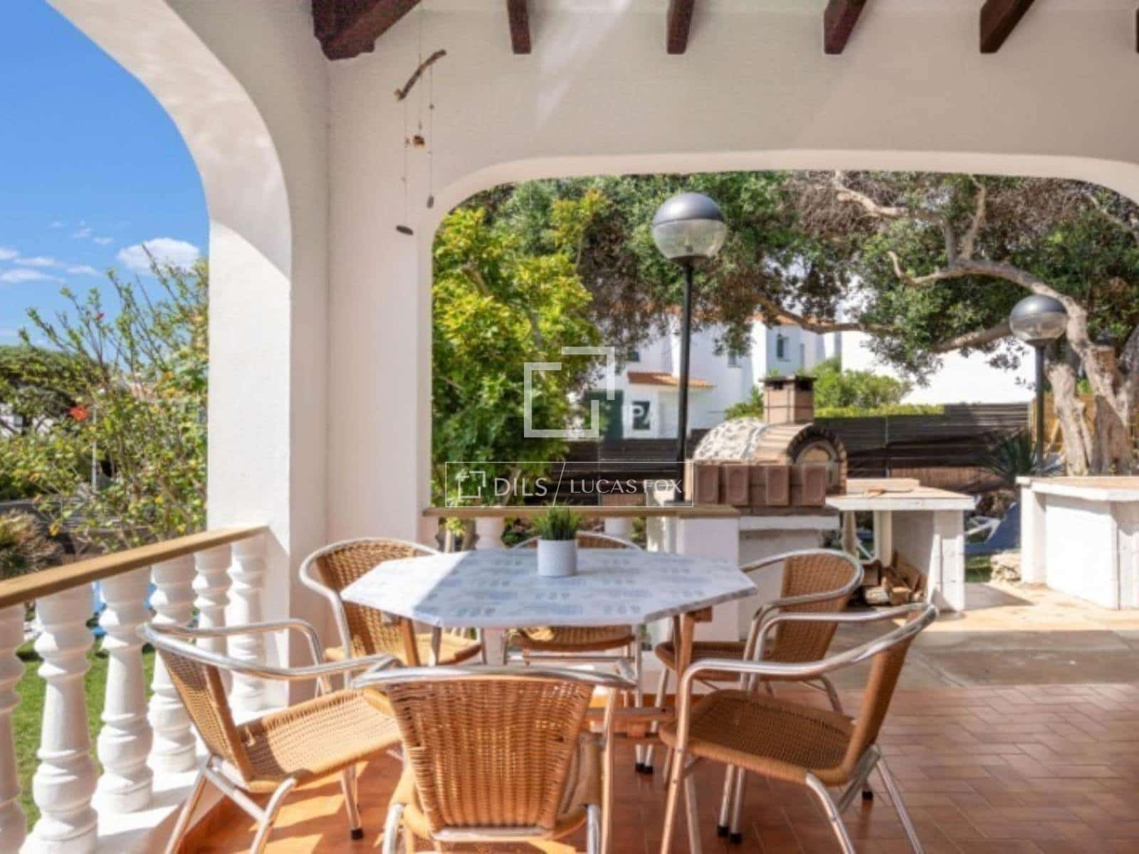 4 bedroom Villa for sale in Es Mercadal with pool garage - € 935,000 (Ref: 9914976)