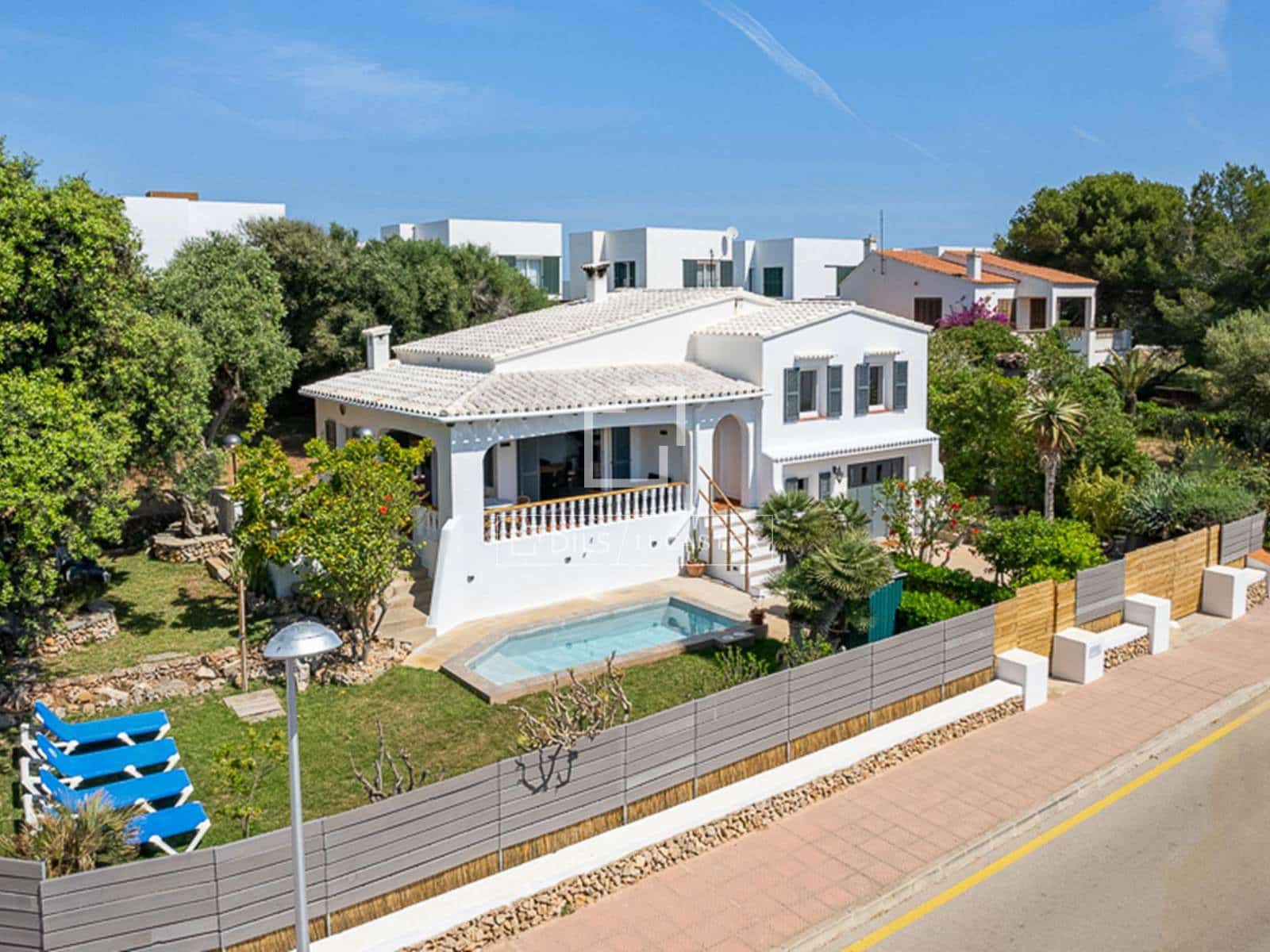 4 bedroom Villa for sale in Es Mercadal with pool garage - € 935,000 (Ref: 9914976)