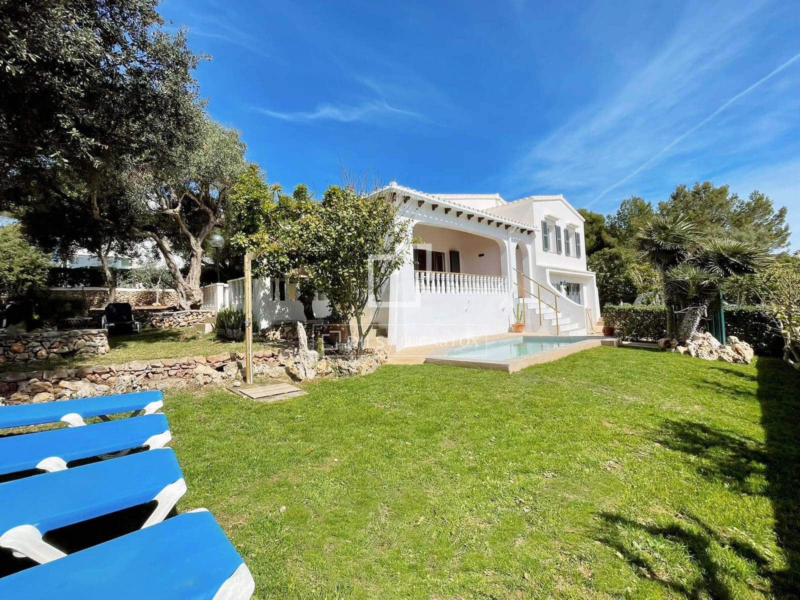 4 bedroom Villa for sale in Es Mercadal with pool garage - € 935,000 (Ref: 9914976)