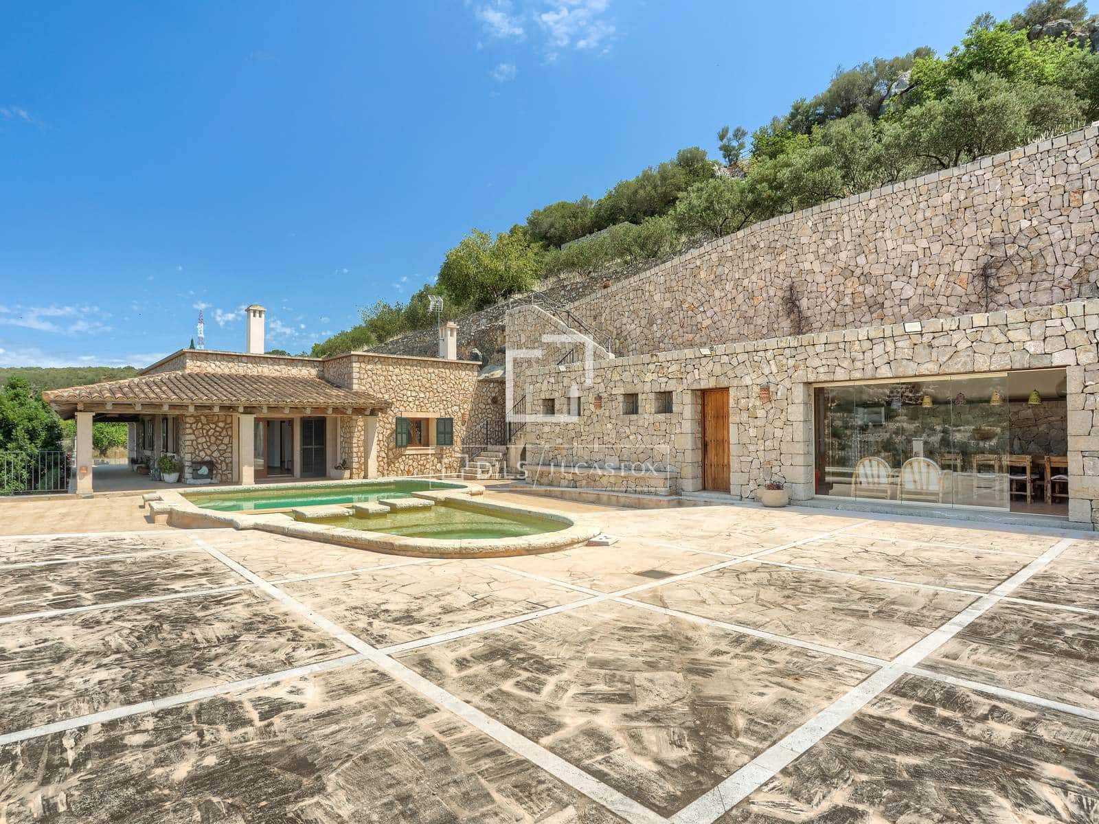 4 bedroom Finca/Country House for sale in Puntiro with pool garage - € 1,820,000 (Ref: 9918602)