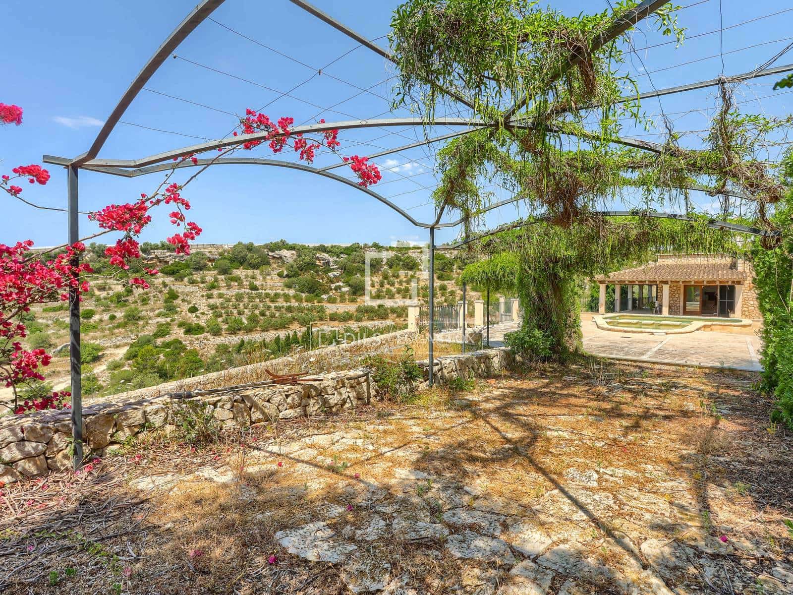 4 bedroom Finca/Country House for sale in Puntiro with pool garage - € 1,820,000 (Ref: 9918602)