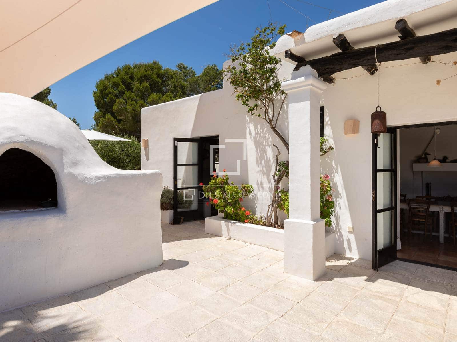 5 slaapkamer Finca/Landhuis te koop in Roca Llisa met zwembad - € 4.995.000 (Ref: 9918739)