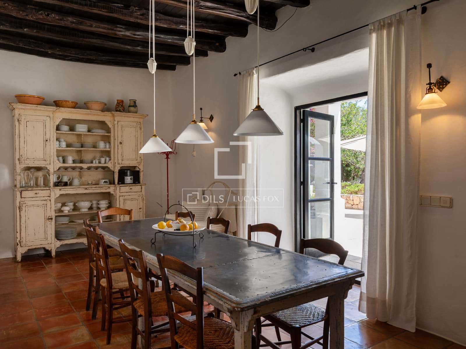 5 slaapkamer Finca/Landhuis te koop in Roca Llisa met zwembad - € 4.995.000 (Ref: 9918739)