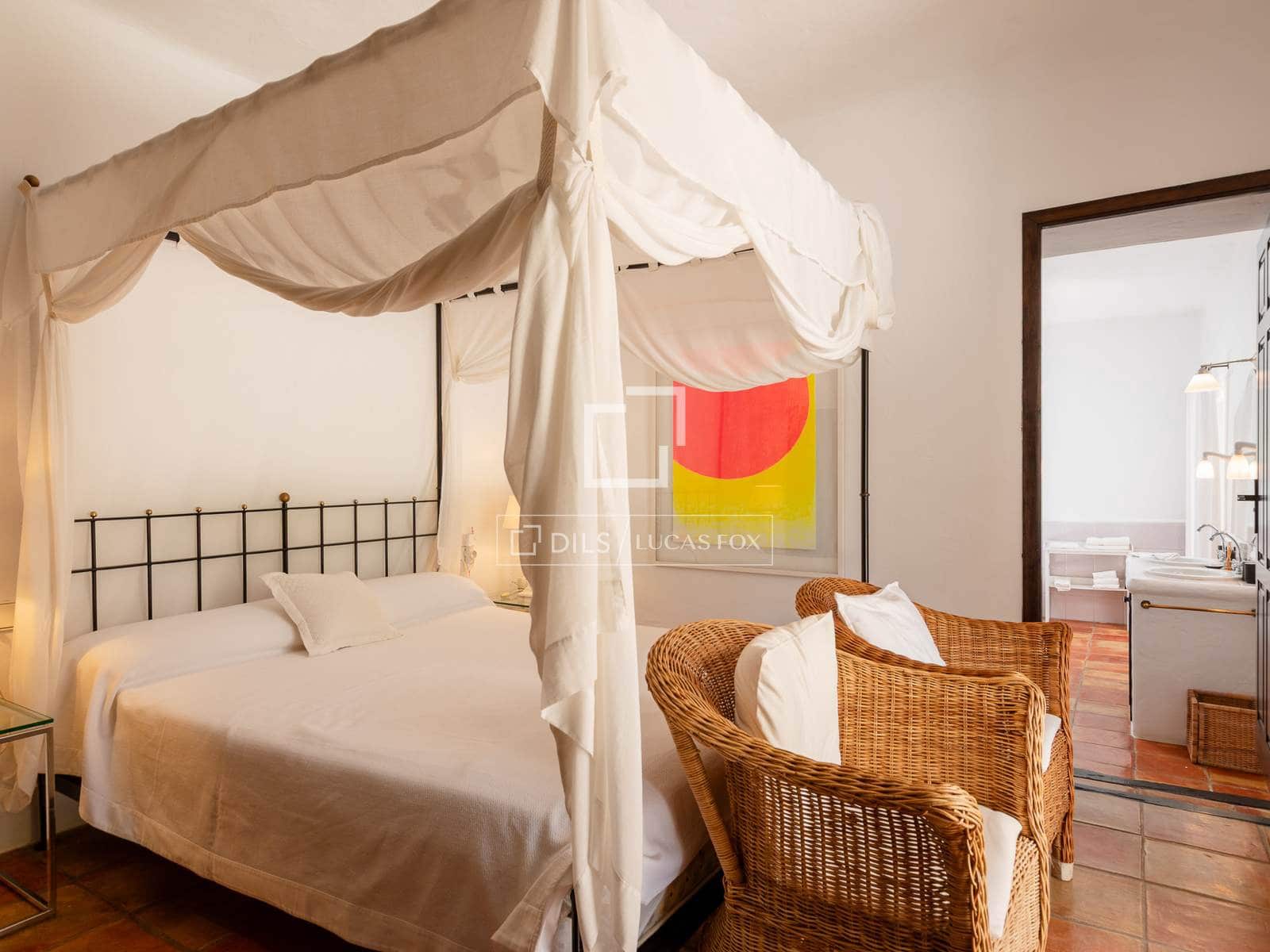5 slaapkamer Finca/Landhuis te koop in Roca Llisa met zwembad - € 4.995.000 (Ref: 9918739)