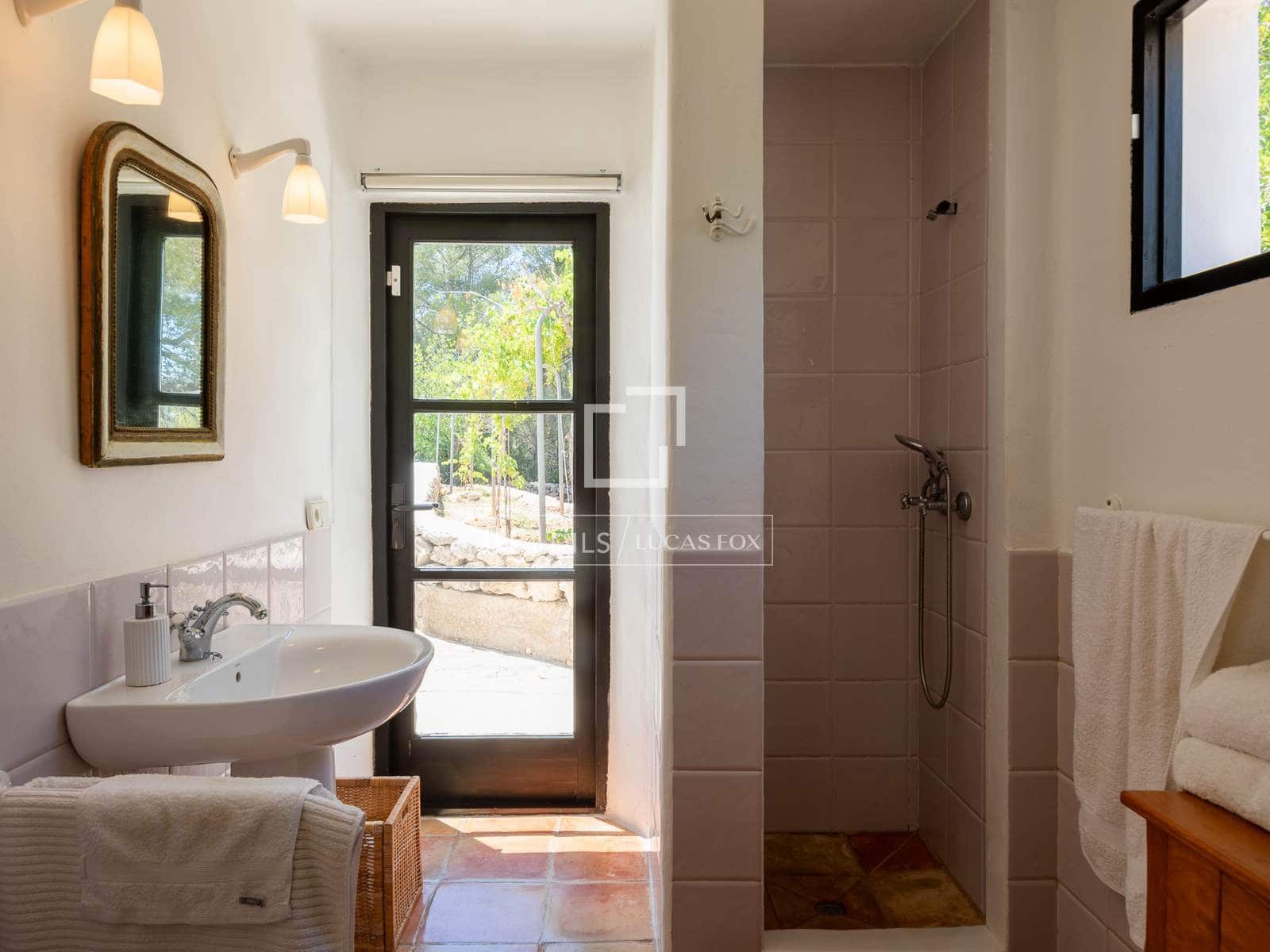 5 slaapkamer Finca/Landhuis te koop in Roca Llisa met zwembad - € 4.995.000 (Ref: 9918739)