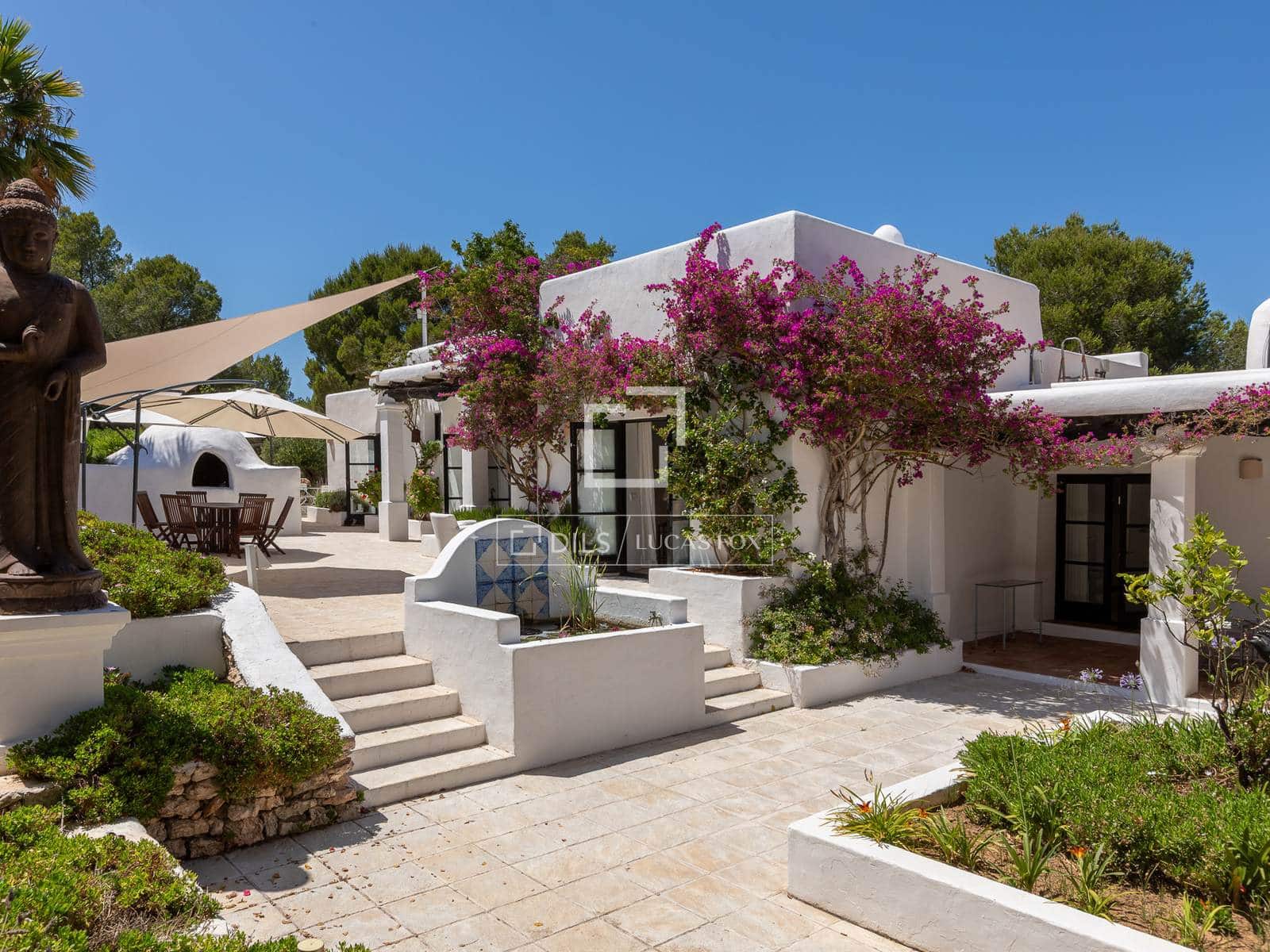 5 slaapkamer Finca/Landhuis te koop in Roca Llisa met zwembad - € 4.995.000 (Ref: 9918739)