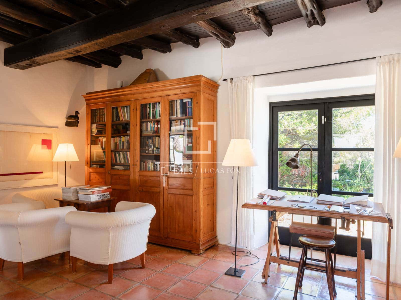 5 slaapkamer Finca/Landhuis te koop in Roca Llisa met zwembad - € 4.995.000 (Ref: 9918739)