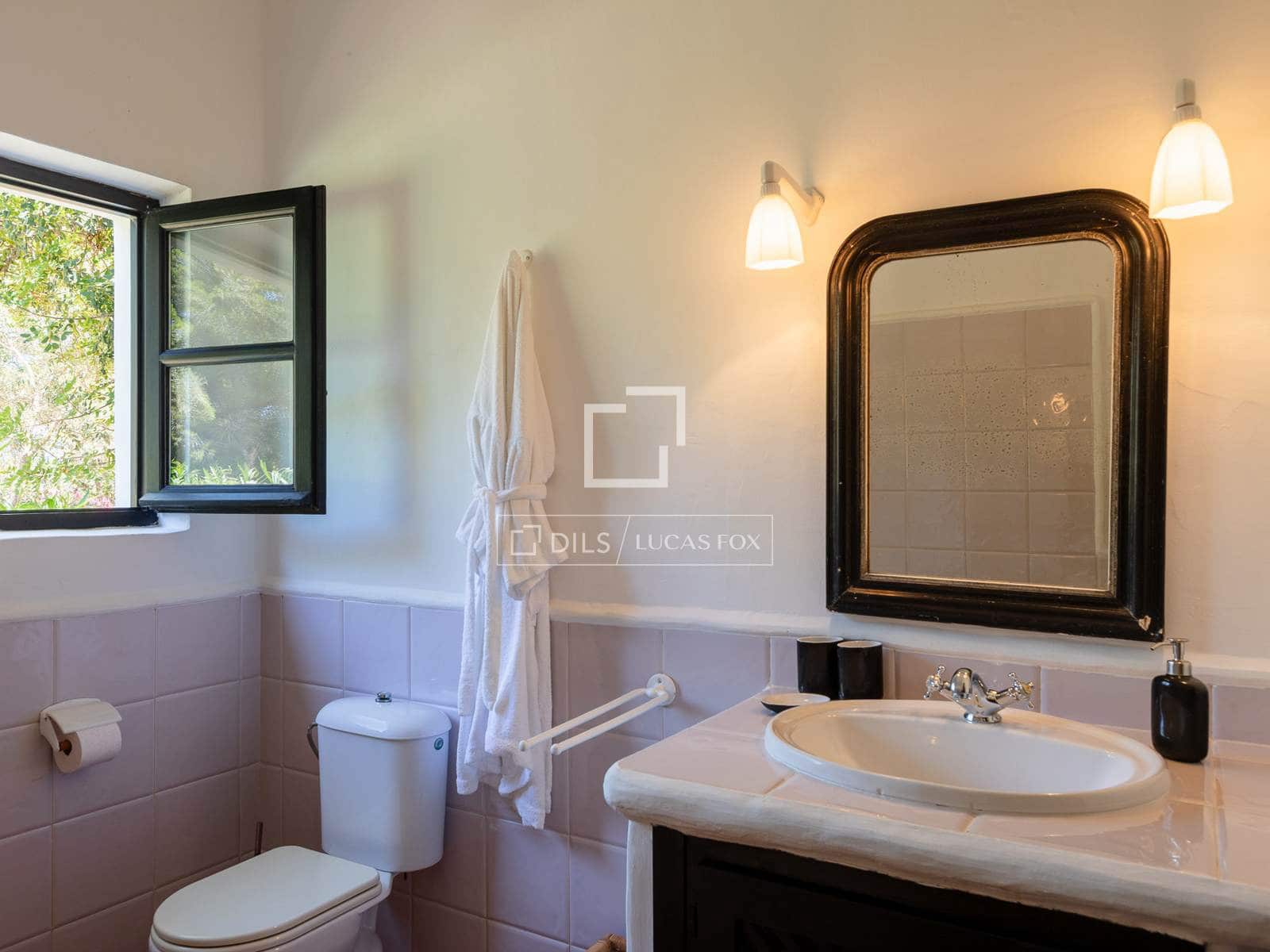 5 slaapkamer Finca/Landhuis te koop in Roca Llisa met zwembad - € 4.995.000 (Ref: 9918739)