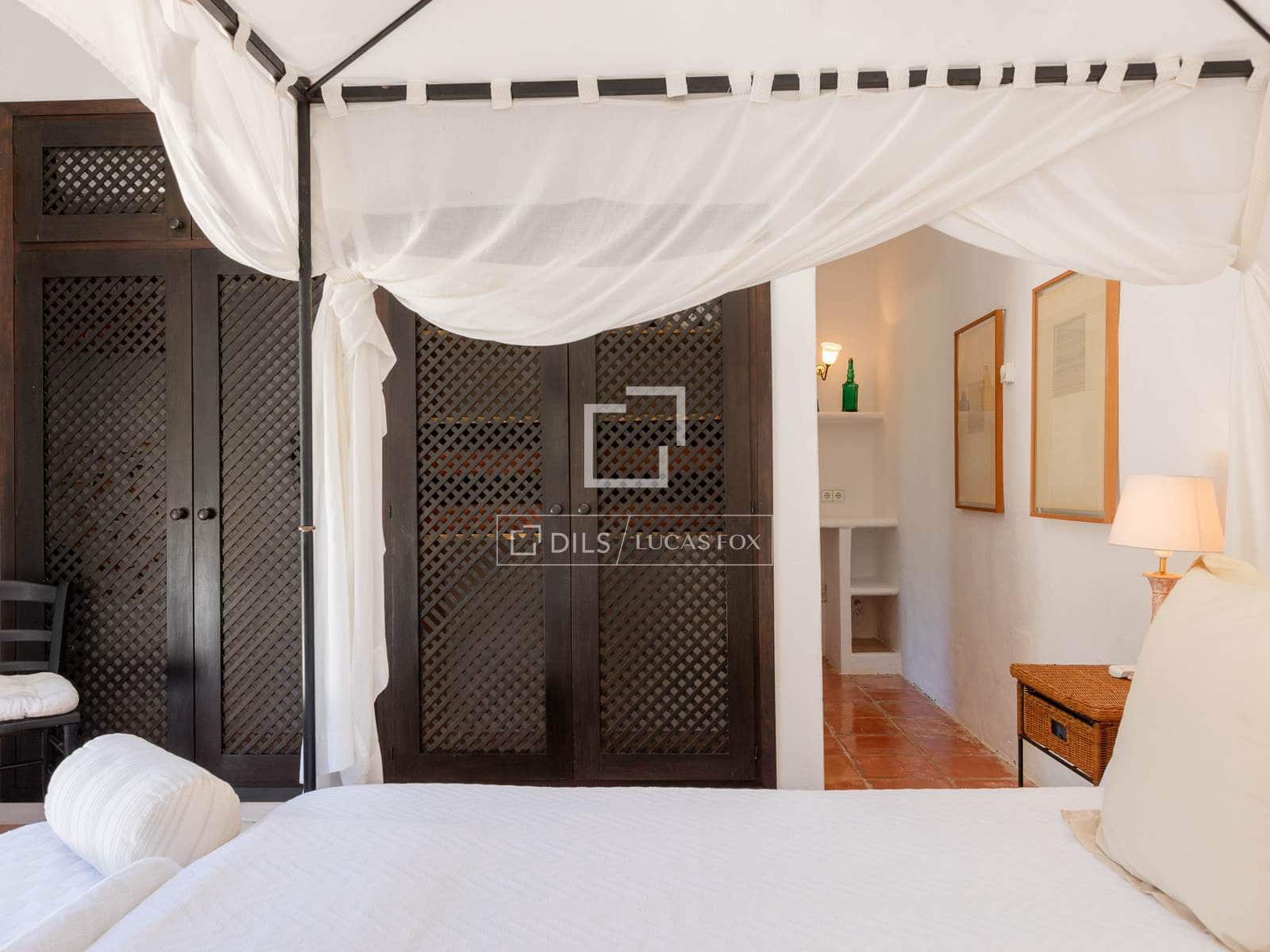5 slaapkamer Finca/Landhuis te koop in Roca Llisa met zwembad - € 4.995.000 (Ref: 9918739)