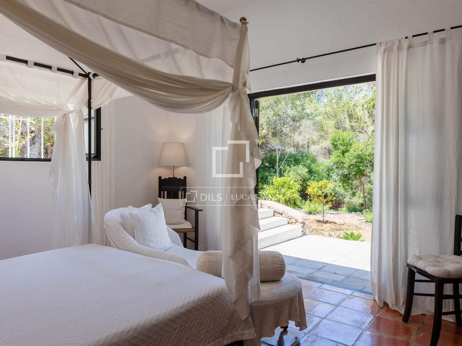 5 slaapkamer Finca/Landhuis te koop in Roca Llisa met zwembad - € 4.995.000 (Ref: 9918739)
