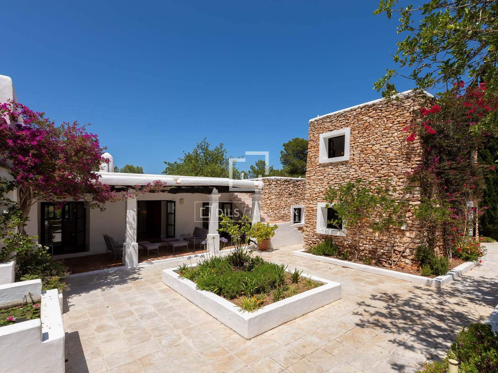 5 slaapkamer Finca/Landhuis te koop in Roca Llisa met zwembad - € 4.995.000 (Ref: 9918739)