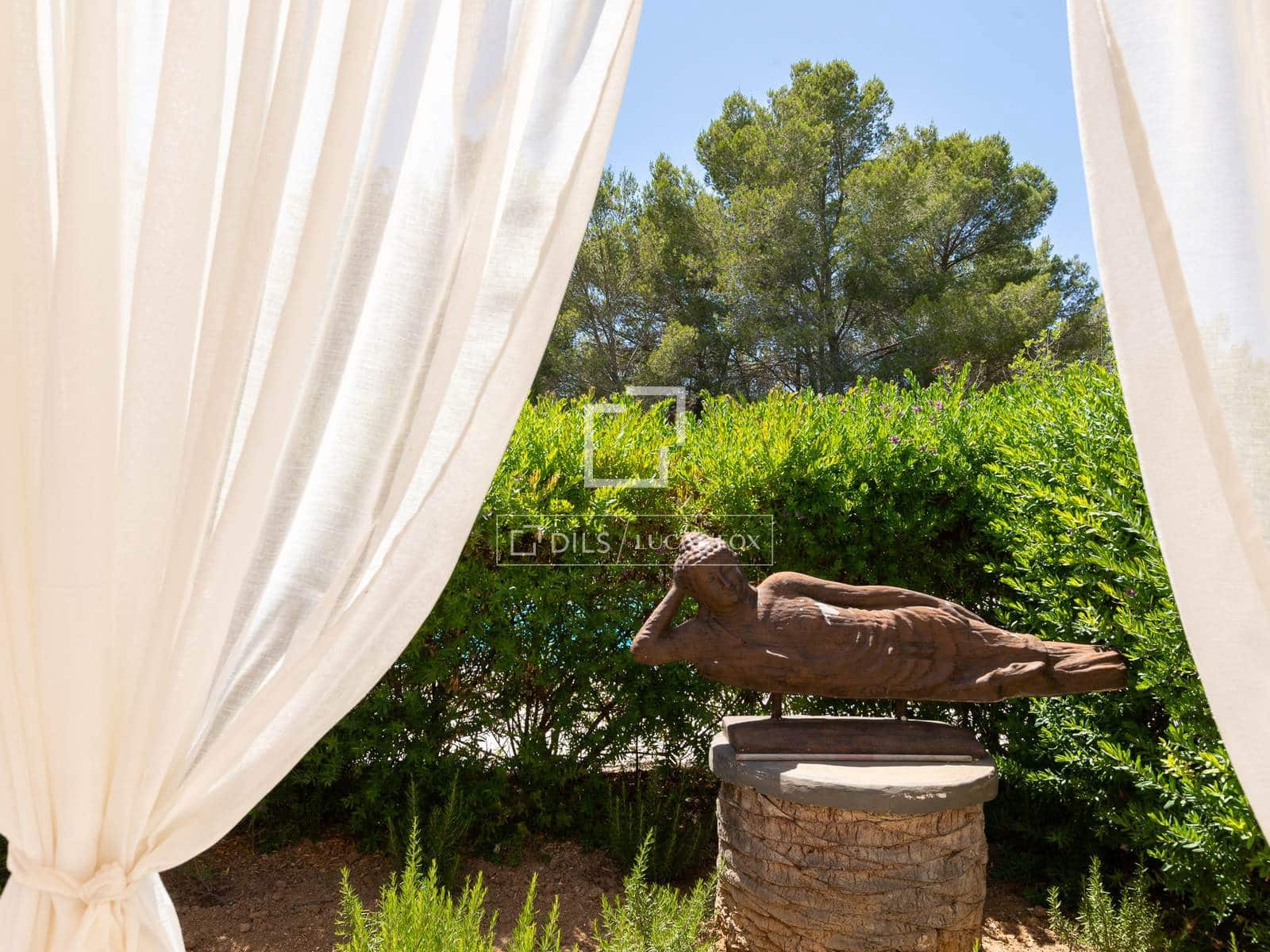 5 slaapkamer Finca/Landhuis te koop in Roca Llisa met zwembad - € 4.995.000 (Ref: 9918739)