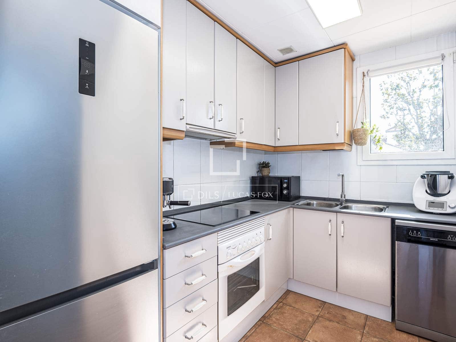 Villa/Maison de 4 chambres à louer à Sant Cugat del Valles - 2 700 € (Ref: 9918741)