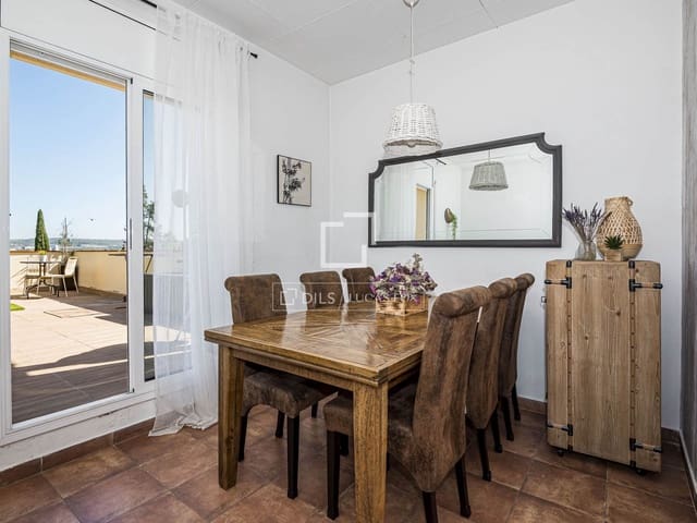 Villa/Maison de 4 chambres à louer à Sant Cugat del Vallès - 2 700 € (Ref: 9918741)