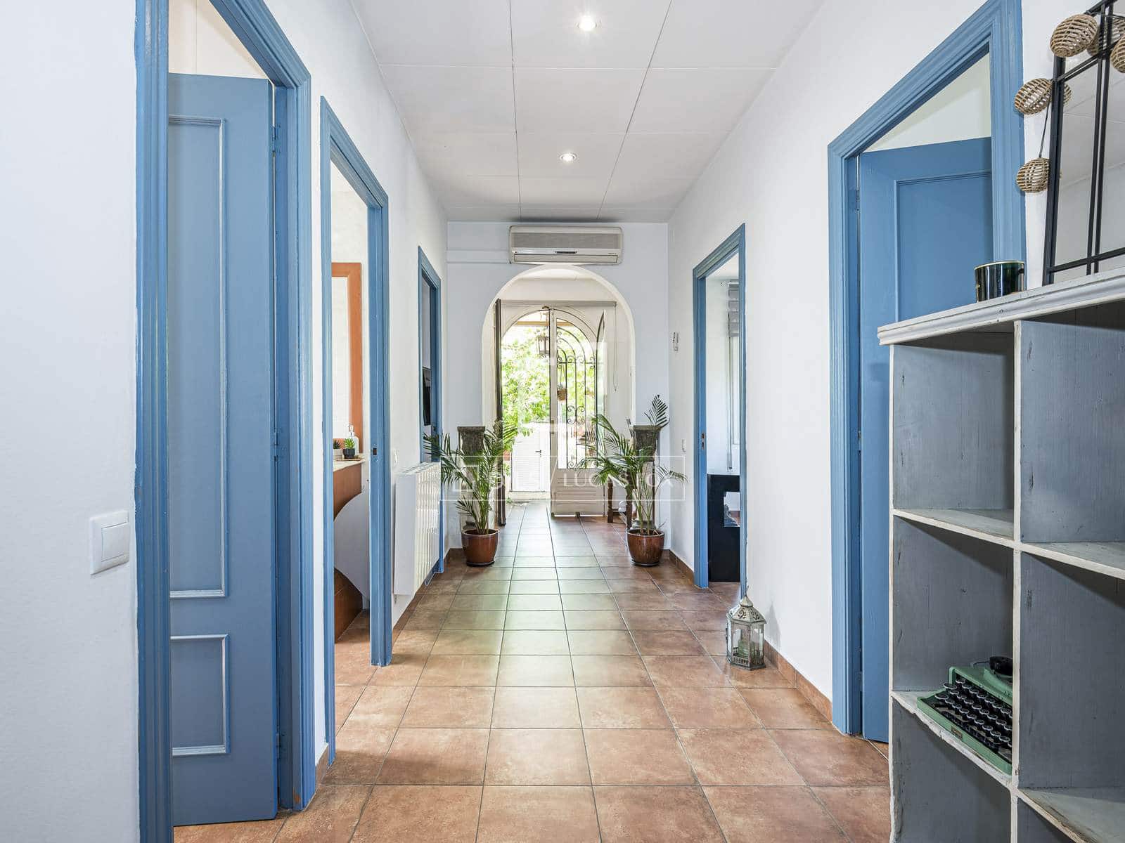 Villa/Maison de 4 chambres à louer à Sant Cugat del Valles - 2 700 € (Ref: 9918741)