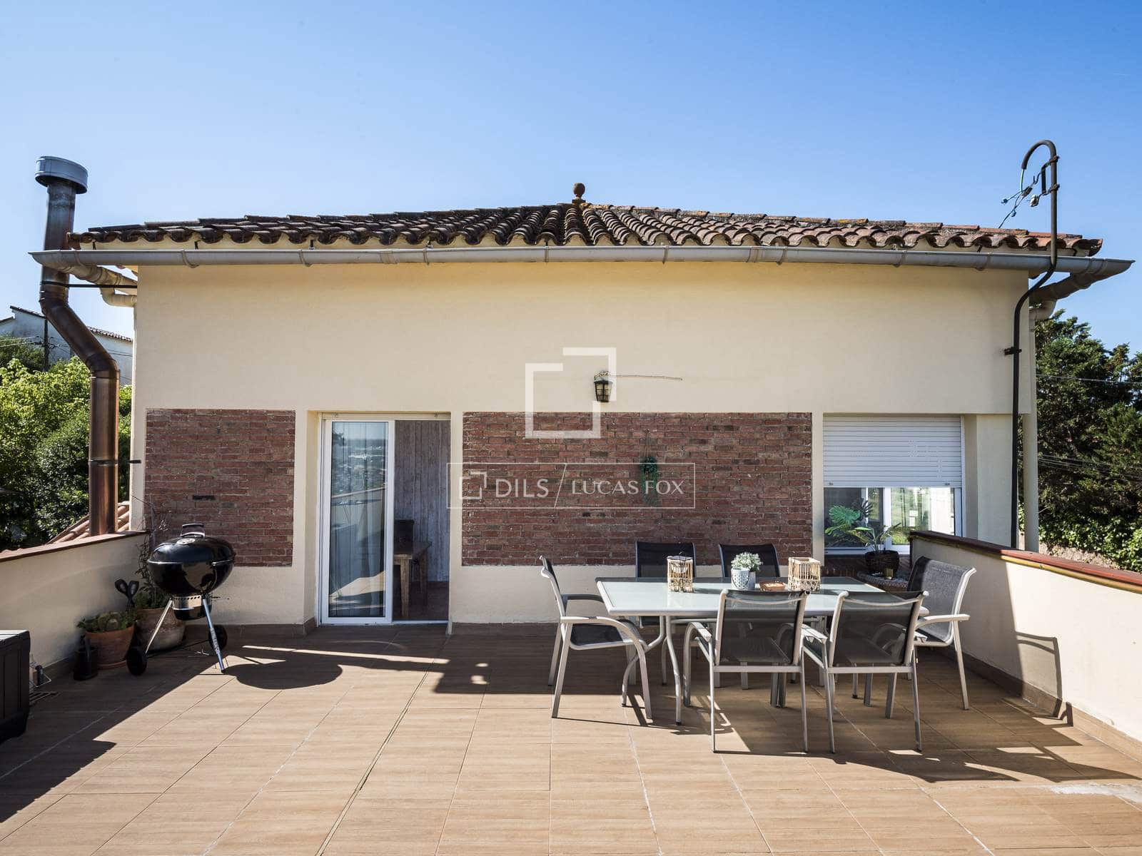 Villa/Maison de 4 chambres à louer à Sant Cugat del Valles - 2 700 € (Ref: 9918741)