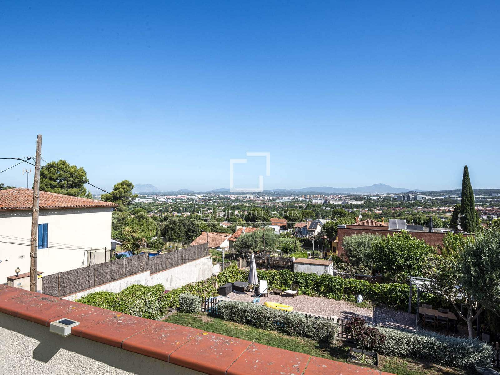 Villa/Maison de 4 chambres à louer à Sant Cugat del Valles - 2 700 € (Ref: 9918741)