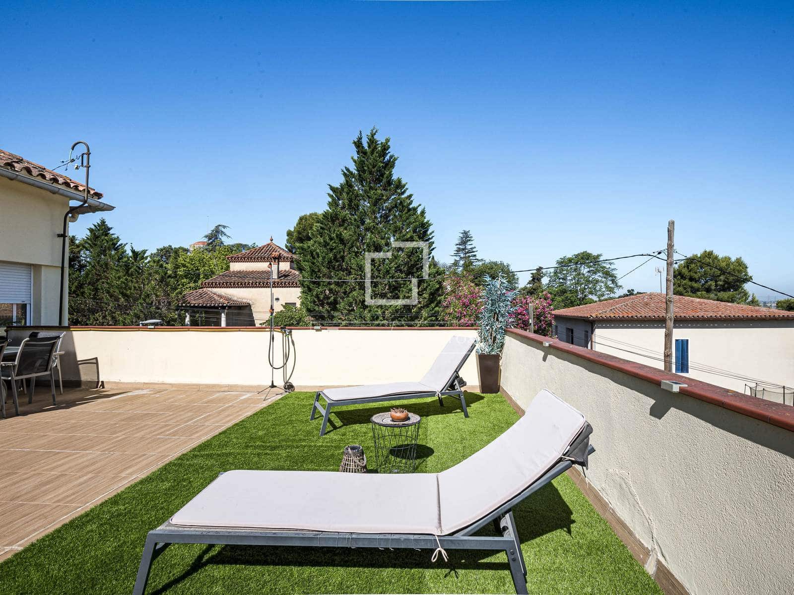 Villa/Maison de 4 chambres à louer à Sant Cugat del Valles - 2 700 € (Ref: 9918741)