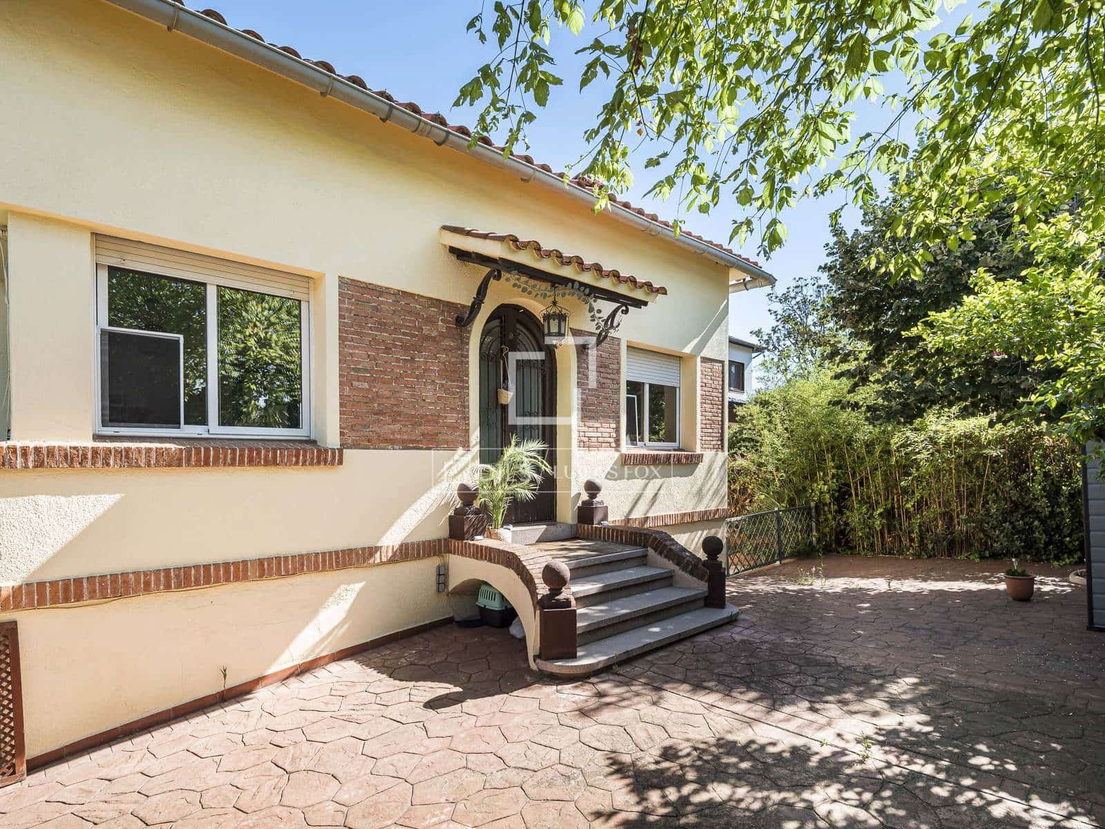 Villa/Maison de 4 chambres à louer à Sant Cugat del Valles - 2 700 € (Ref: 9918741)
