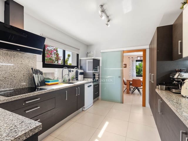 5 slaapkamer Villa te koop in Calpe / Calp met zwembad garage - € 850.000 (Ref: 9918876)