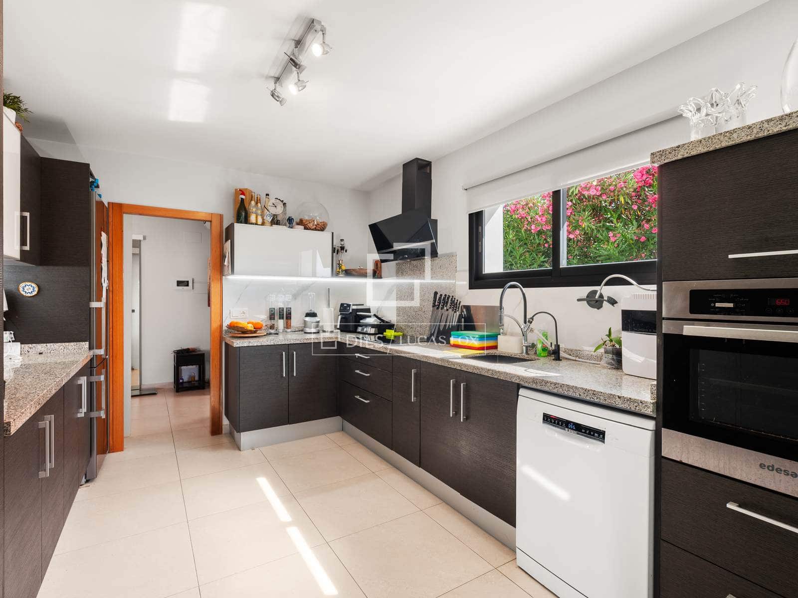 5 slaapkamer Villa te koop in Calpe / Calp met zwembad garage - € 850.000 (Ref: 9918876)