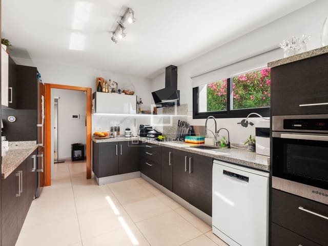 5 slaapkamer Villa te koop in Calpe / Calp met zwembad garage - € 850.000 (Ref: 9918876)