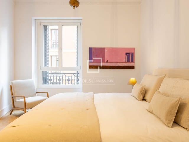 Appartement de 2 chambres à louer à Madrid ville - 3 600 € (Ref: 9918877)