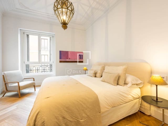 Appartement de 2 chambres à louer à Madrid ville - 3 600 € (Ref: 9918877)