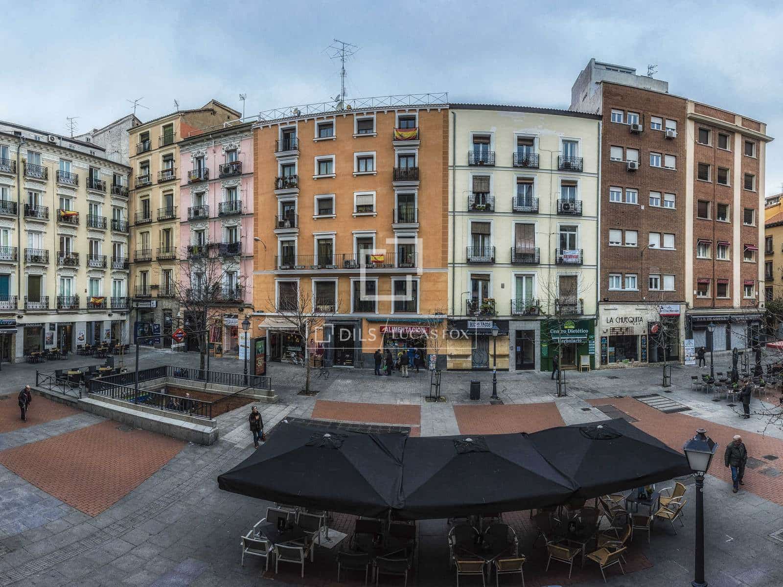Appartement de 2 chambres à louer à Madrid ville - 3 600 € (Ref: 9918877)