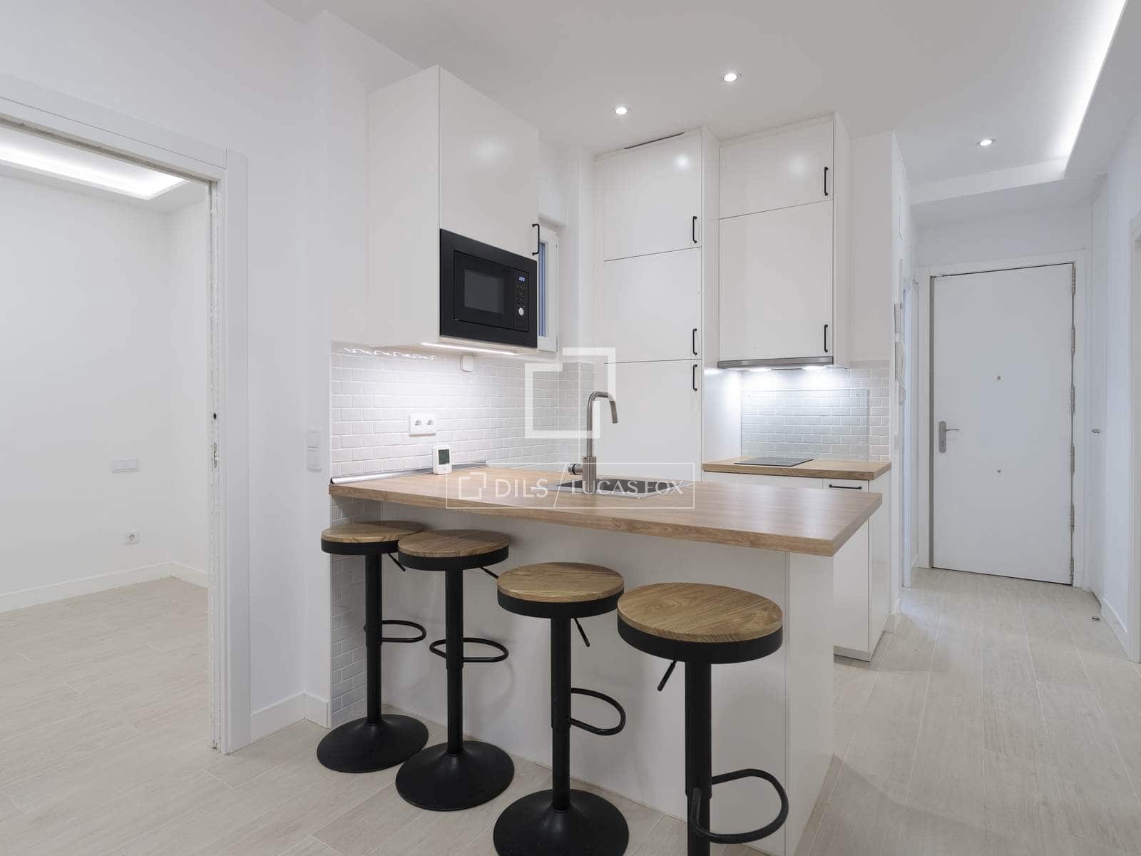 Appartement de 2 chambres à louer à Madrid ville - 1 750 € (Ref: 9918974)