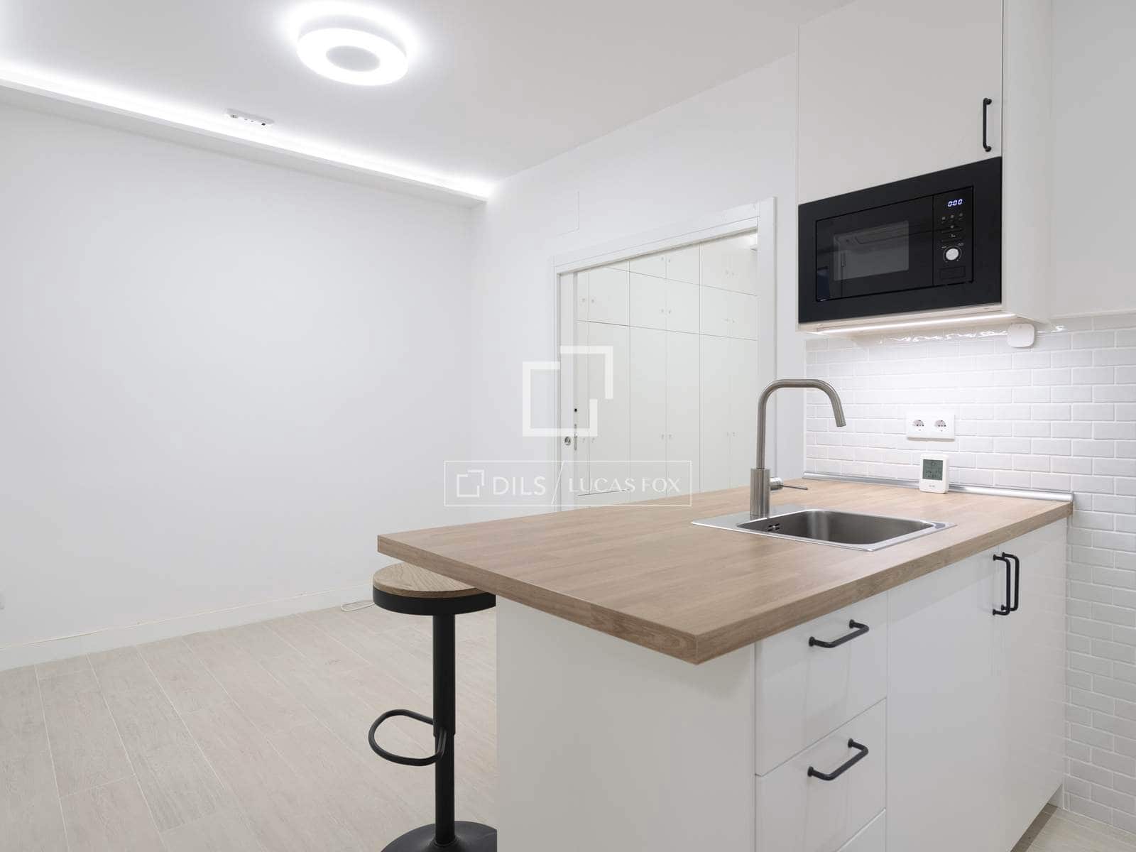 Appartement de 2 chambres à louer à Madrid ville - 1 750 € (Ref: 9918974)